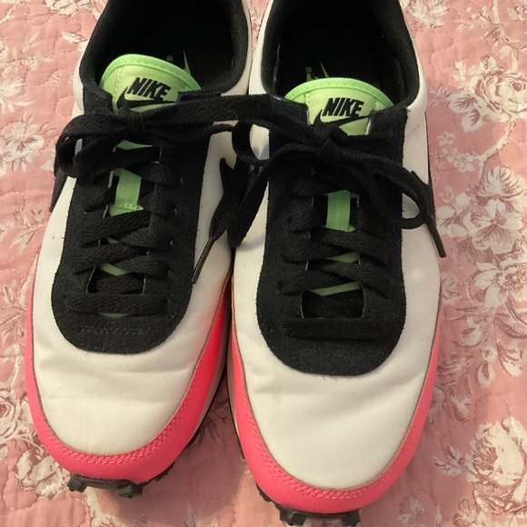 Nike Women's Sneakers - Pink, Orange, Black, White size 7 - Picture 3 of 5